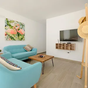 White Volcano Apartment, Free Access To The Fariones Sports Center Puerto del Carmen (Lanzarote)